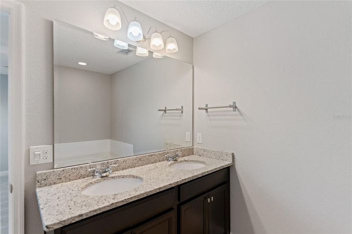 Image No.21-5 Bed House for sale