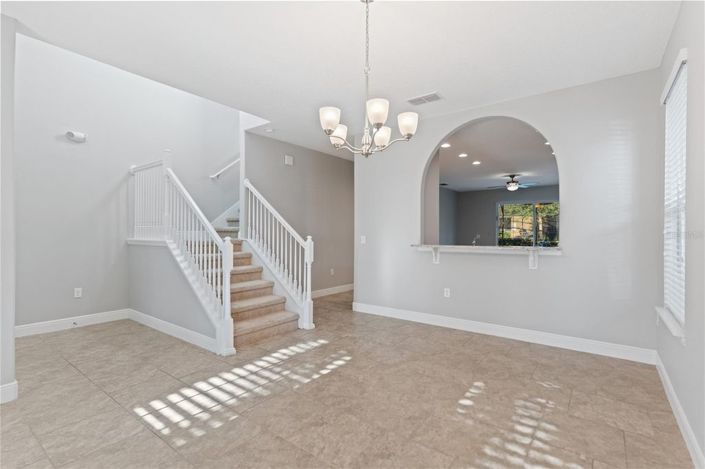 Image No.7-5 Bed House for sale