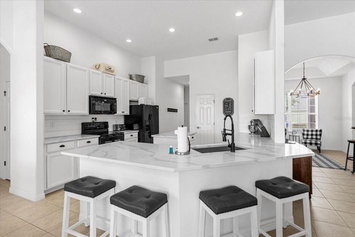 Image No.15-6 Bed House for sale