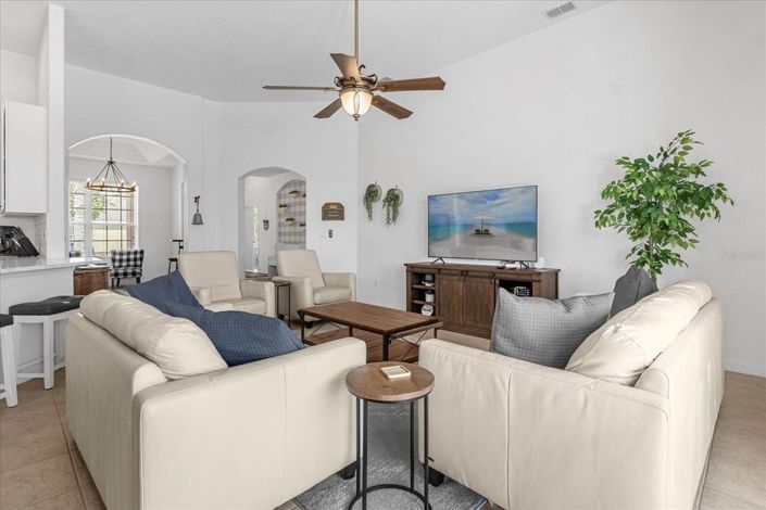 Image No.23-6 Bed House for sale