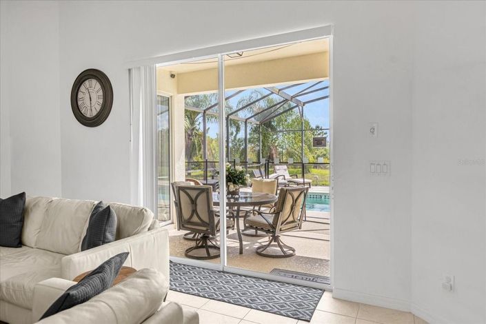 Image No.26-6 Bed House for sale