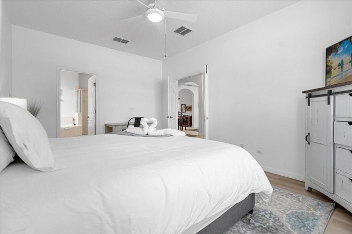 Image No.30-6 Bed House for sale