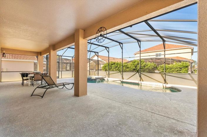 Image No.10-6 Bed House for sale