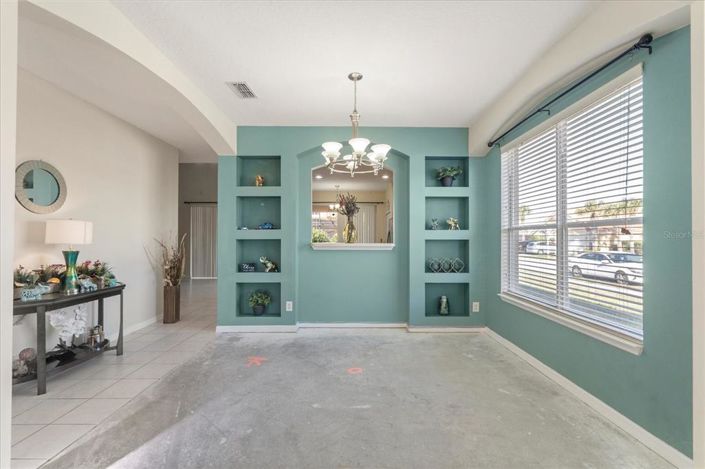 Image No.2-6 Bed House for sale