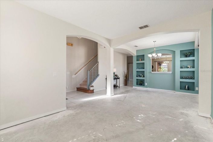 Image No.4-6 Bed House for sale