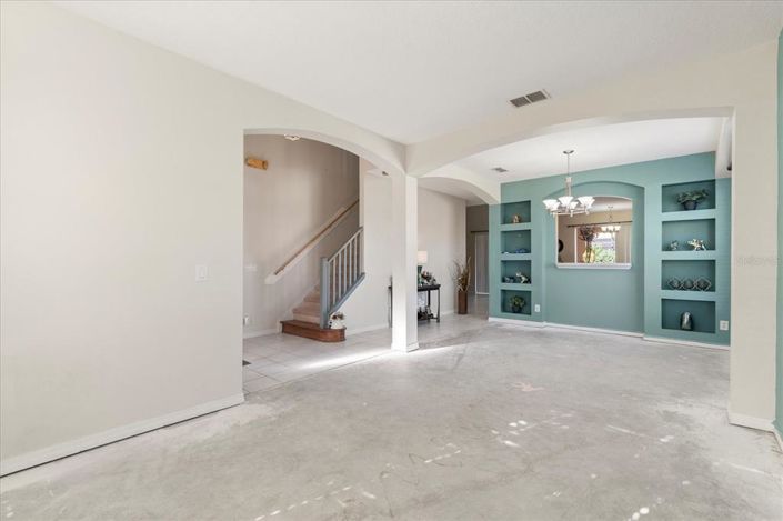 Image No.3-6 Bed House for sale