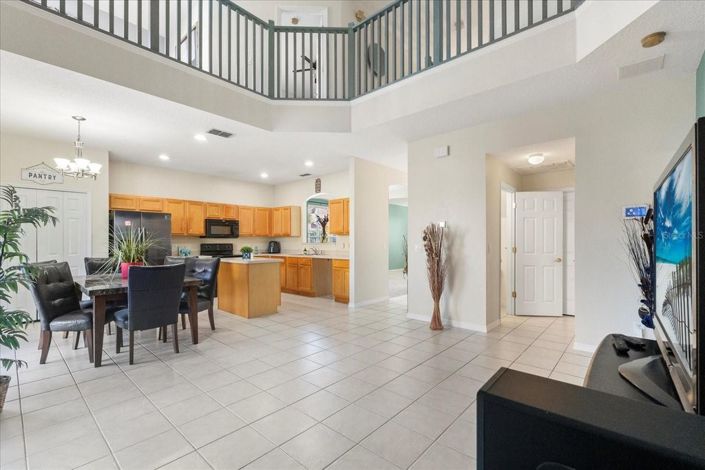 Image No.6-6 Bed House for sale