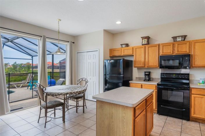 Image No.11-7 Bed House for sale