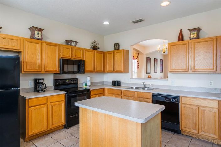 Image No.13-7 Bed House for sale