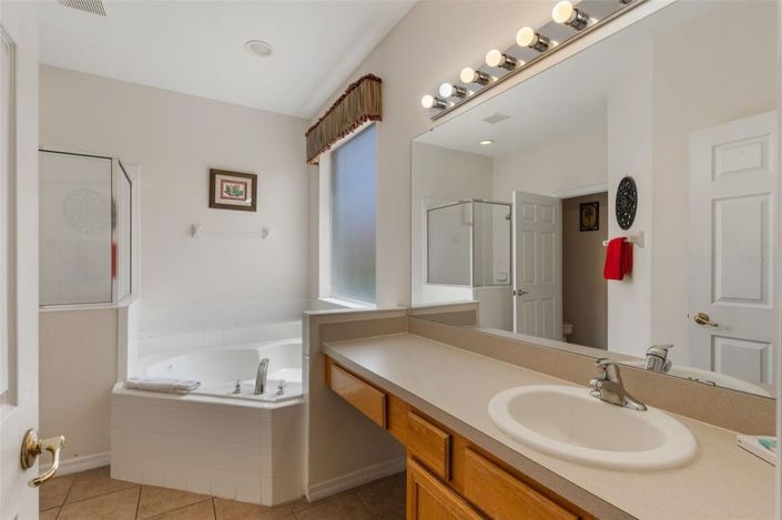 Image No.17-7 Bed House for sale