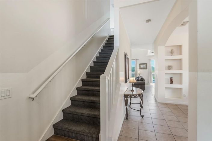 Image No.5-7 Bed House for sale