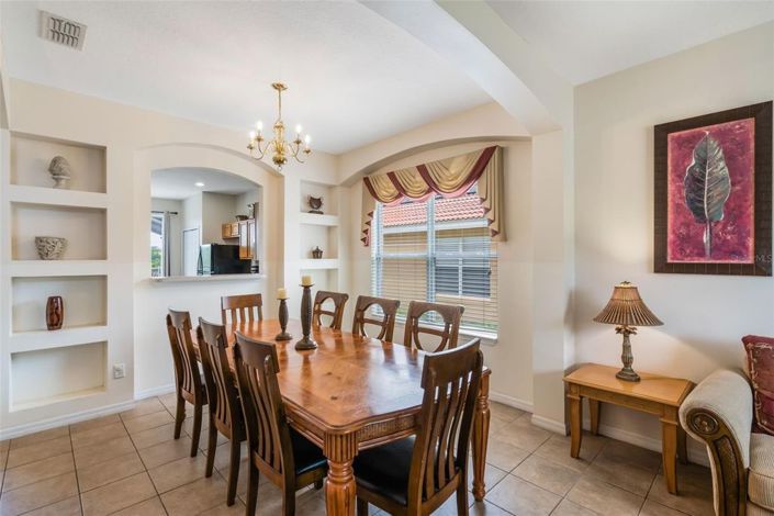 Image No.6-7 Bed House for sale