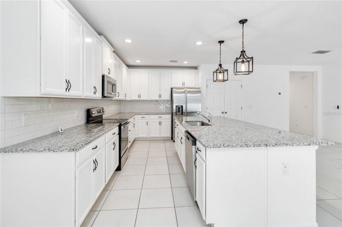 Image No.12-4 Bed House for sale