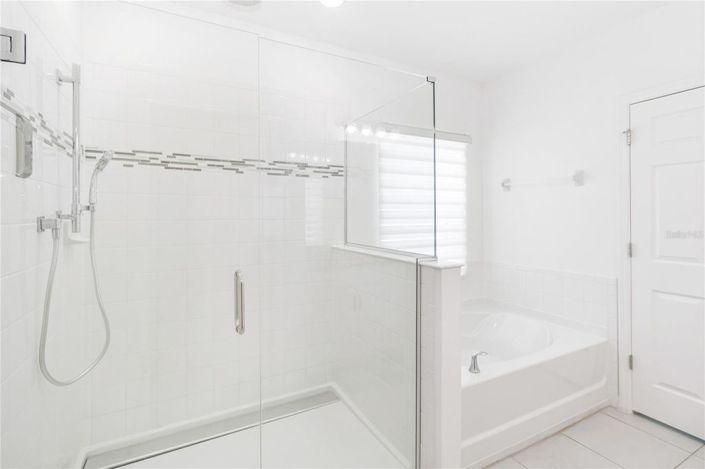 Image No.17-4 Bed House for sale