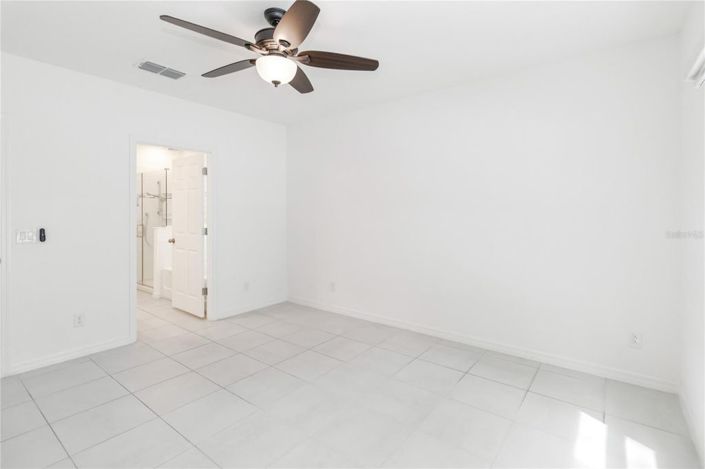 Image No.19-4 Bed House for sale