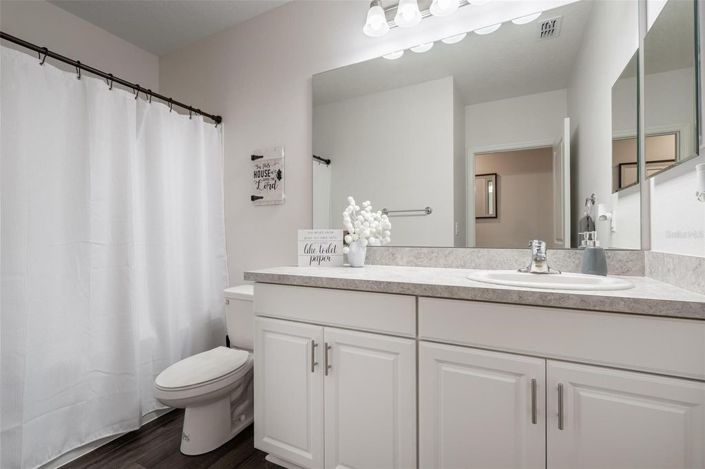 Image No.11-6 Bed House for sale