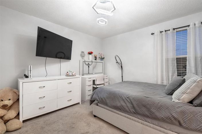 Image No.18-6 Bed House for sale