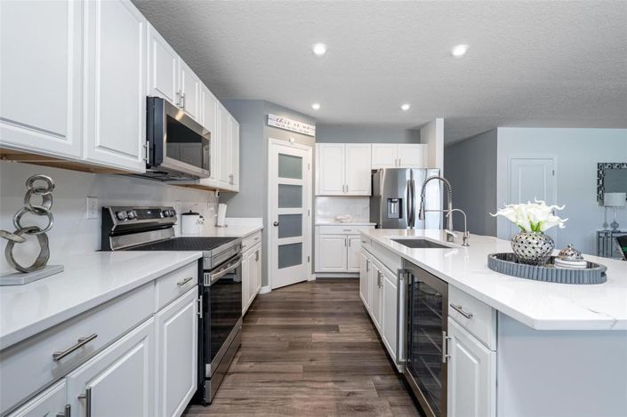 Image No.3-6 Bed House for sale