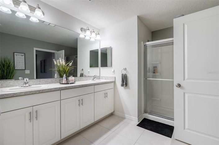 Image No.7-6 Bed House for sale