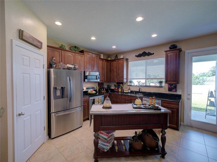 Image No.8-5 Bed House for sale