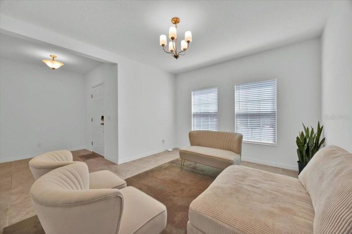 Image No.4-6 Bed House for sale