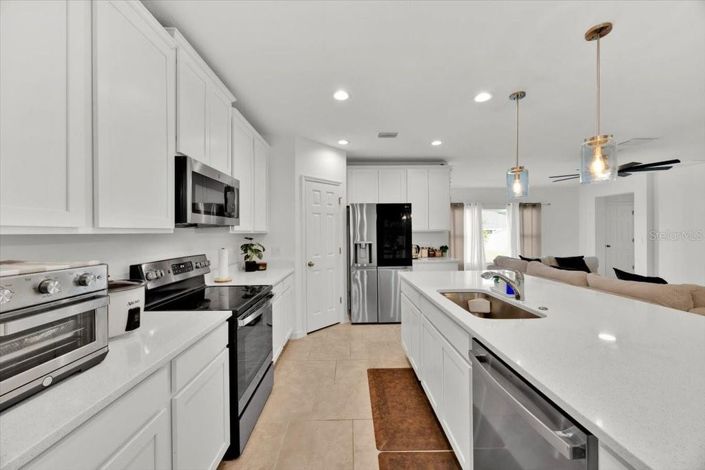 Image No.8-6 Bed House for sale