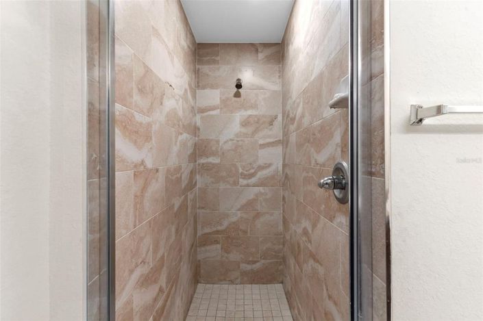 Image No.13-4 Bed House for sale