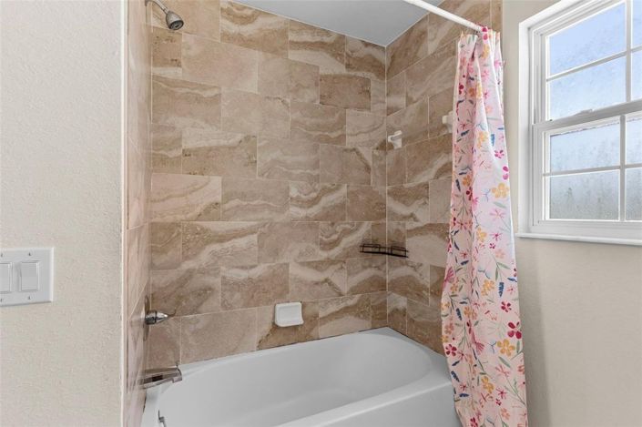 Image No.18-4 Bed House for sale