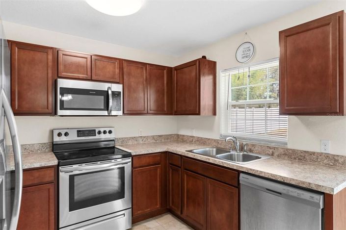 Image No.8-4 Bed House for sale