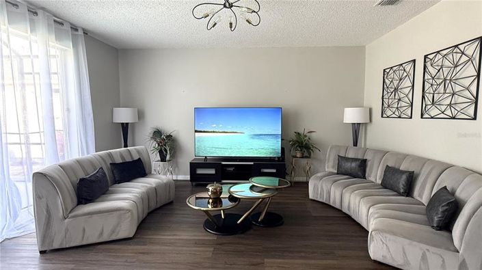 Image No.16-4 Bed House for sale