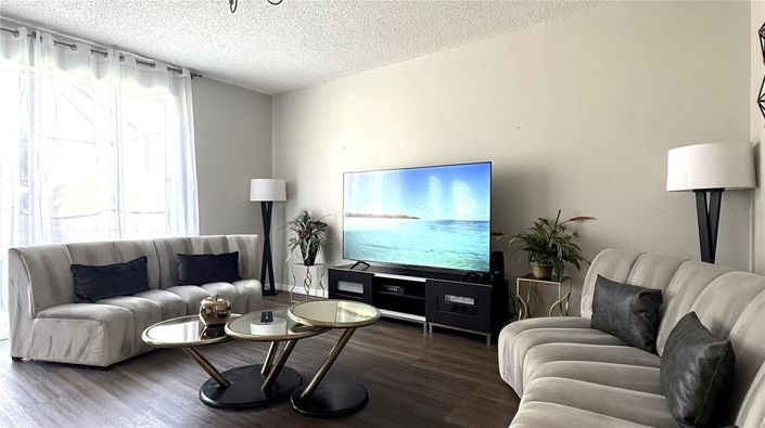 Image No.19-4 Bed House for sale