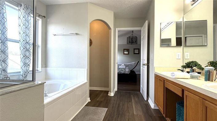 Image No.38-4 Bed House for sale