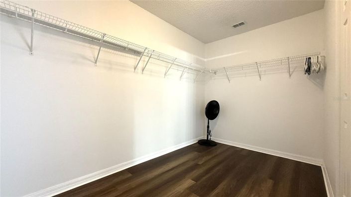 Image No.41-4 Bed House for sale