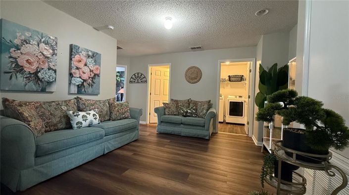 Image No.41-4 Bed House for sale