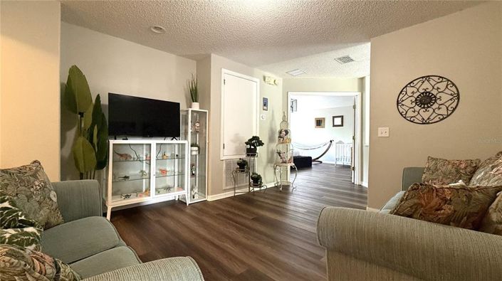 Image No.42-4 Bed House for sale