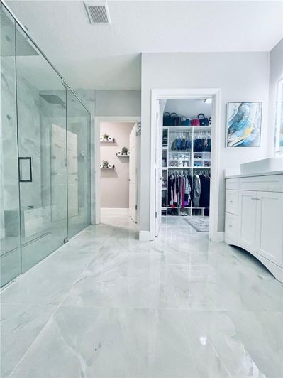 Image No.18-4 Bed House for sale