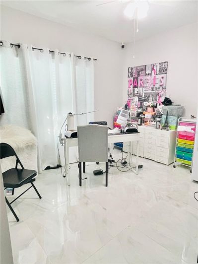 Image No.26-4 Bed House for sale