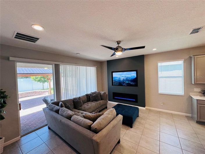 Image No.16-4 Bed House for sale