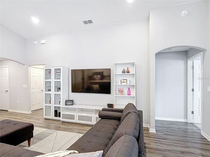 Image No.15-3 Bed House for sale