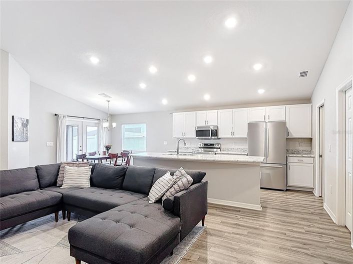 Image No.17-3 Bed House for sale