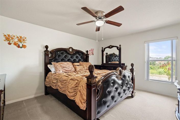 Image No.18-4 Bed House for sale