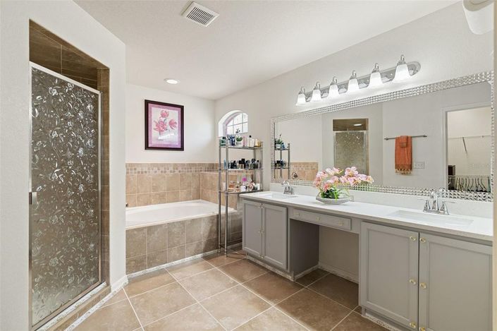 Image No.19-4 Bed House for sale