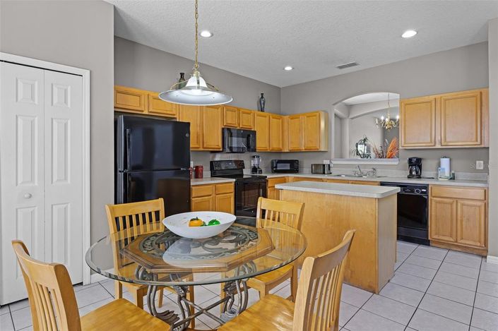 Image No.11-7 Bed House for sale