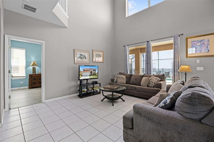 Image No.5-7 Bed House for sale