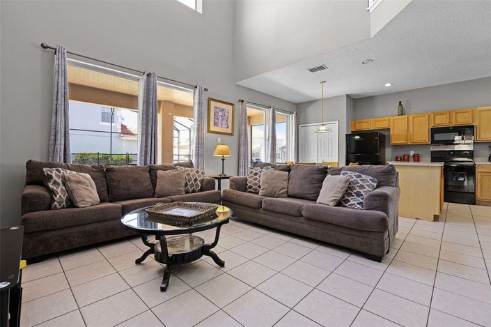 Image No.7-7 Bed House for sale