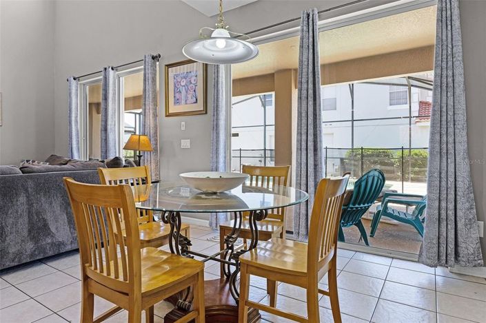 Image No.8-7 Bed House for sale