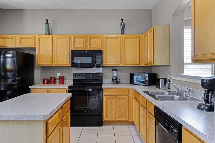 Image No.9-7 Bed House for sale