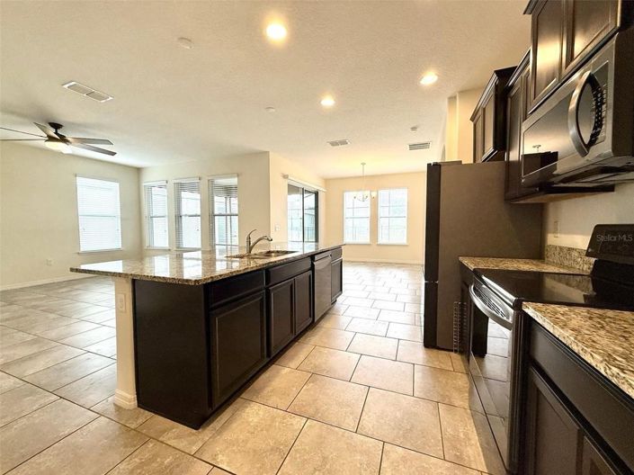 Image No.15-4 Bed House for sale