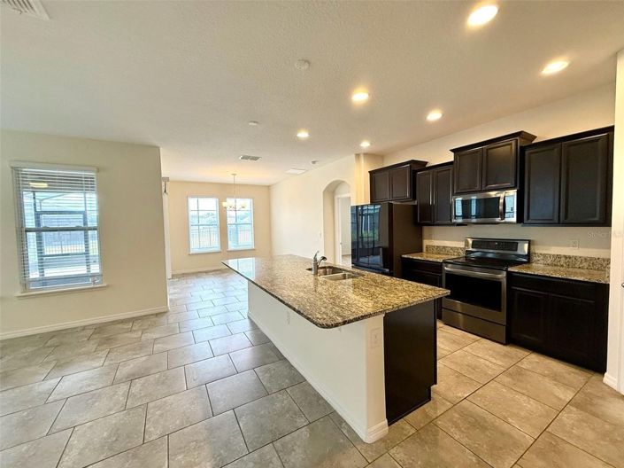 Image No.6-4 Bed House for sale