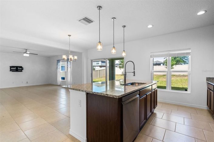 Image No.11-5 Bed House for sale